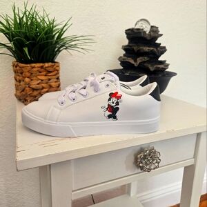 NEW!!! Disney Minnie Mouse White and Black Sneakers Classic Design Size 7